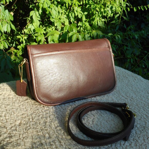 SOLD***Vintage Coach EUC Pocket Purse 9755, in Mahogany - Picture 2 of 10